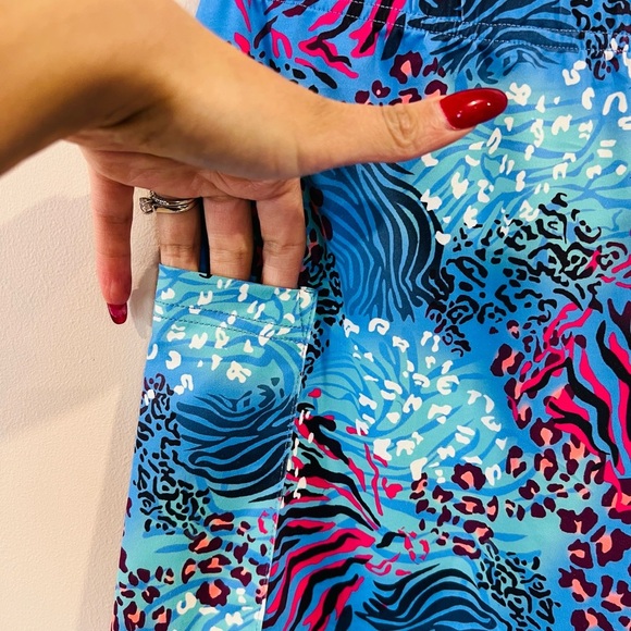 🔥Freeye Women's Blue Patterned Shorts🔥 - Picture 3 of 6